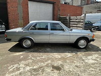 Mercedes 300d oldtimer - afbeelding 19 van  22