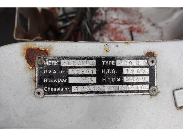 Mercedes 300d - afbeelding 10 van  14