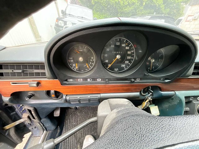 Mercedes 350se vintage auto's > 15 - afbeelding 17 van  55