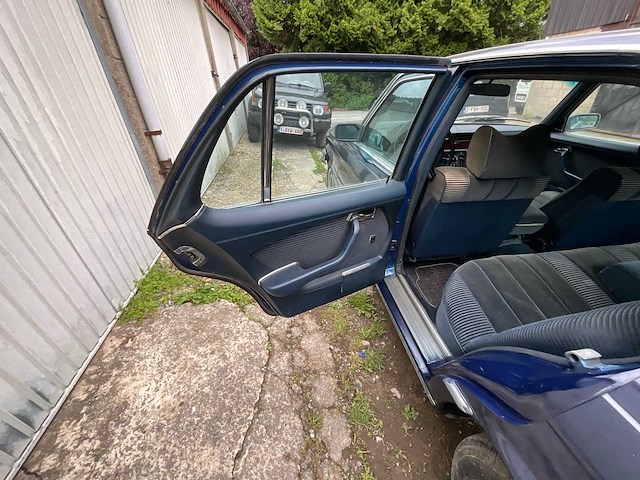 Mercedes 350se vintage auto's > 15 - afbeelding 21 van  55