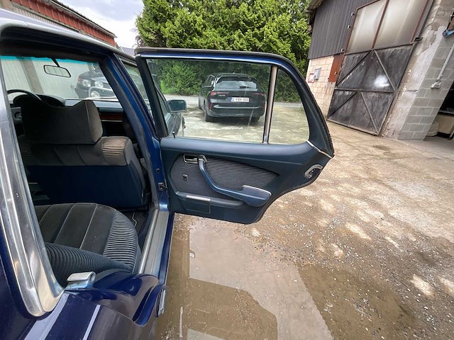 Mercedes 350se vintage auto's > 15 - afbeelding 32 van  55