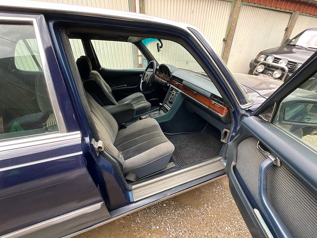 Mercedes 350se vintage auto's > 15 - afbeelding 40 van  55