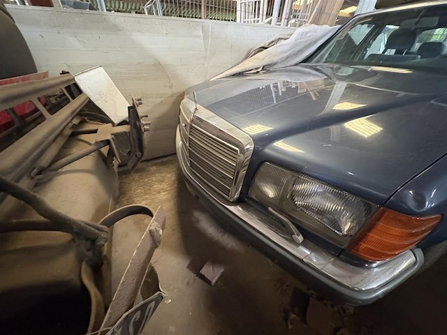 Mercedes 560 sel - afbeelding 11 van  18