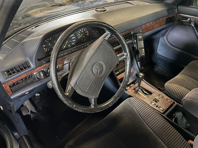 Mercedes 560 sel - afbeelding 16 van  18