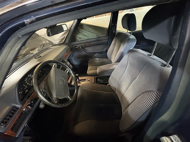 Mercedes 560 sel - afbeelding 17 van  18