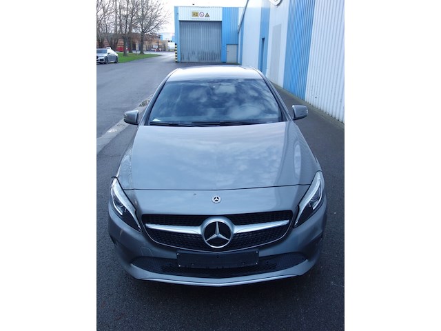 Mercedes a180d - afbeelding 16 van  21