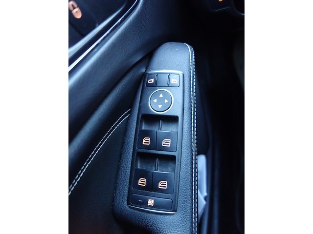 Mercedes a180d - afbeelding 8 van  21