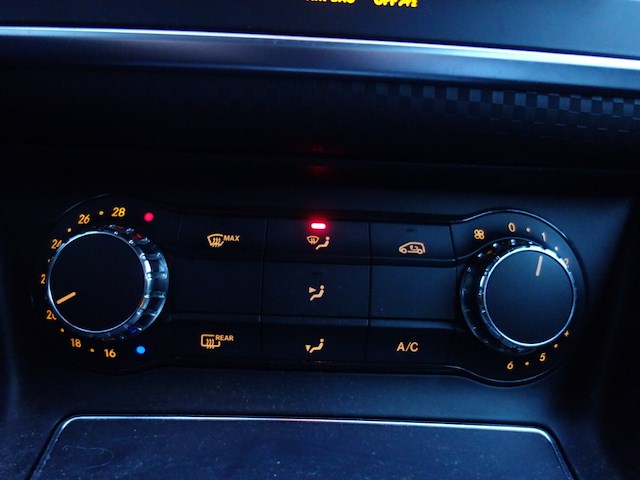 Mercedes a180d - afbeelding 10 van  21