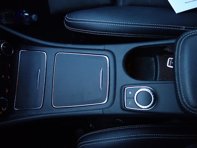 Mercedes a180d - afbeelding 11 van  21