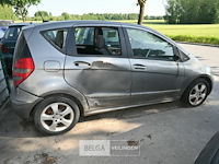 Mercedes a200, enkel voor vergunninghouders en erkende centra voor verschrotting - afbeelding 2 van  8
