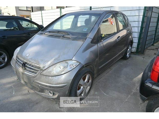 Mercedes a200, enkel voor vergunninghouders en erkende centra voor verschrotting - afbeelding 4 van  8