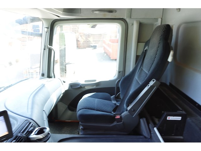 Mercedes actros + kraan hiab - afbeelding 2 van  25