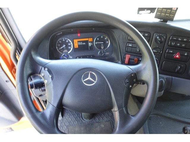 Mercedes actros + kraan hiab - afbeelding 9 van  25