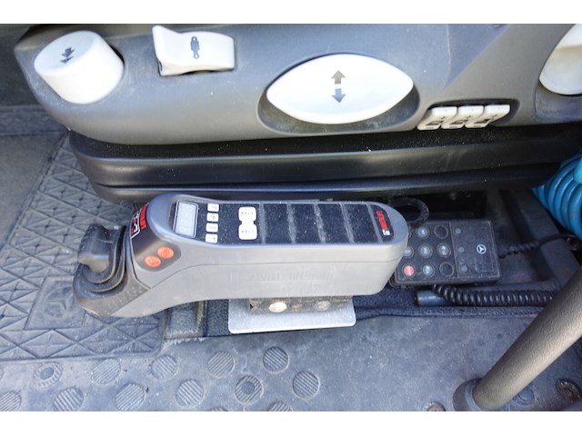 Mercedes actros + kraan hiab - afbeelding 11 van  25