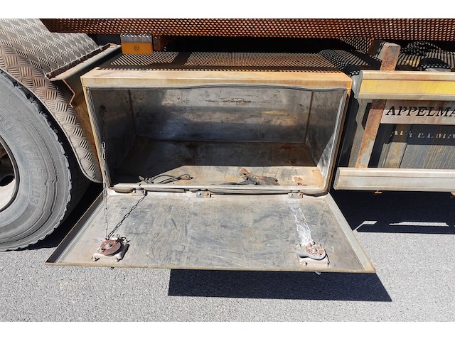 Mercedes actros + kraan hiab - afbeelding 16 van  25