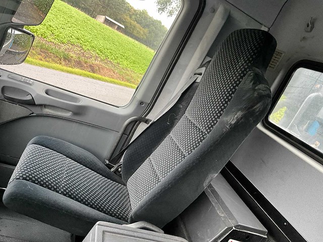Mercedes actros v8 8x4 met palfinger kraan pk78002 + jib - afbeelding 63 van  79
