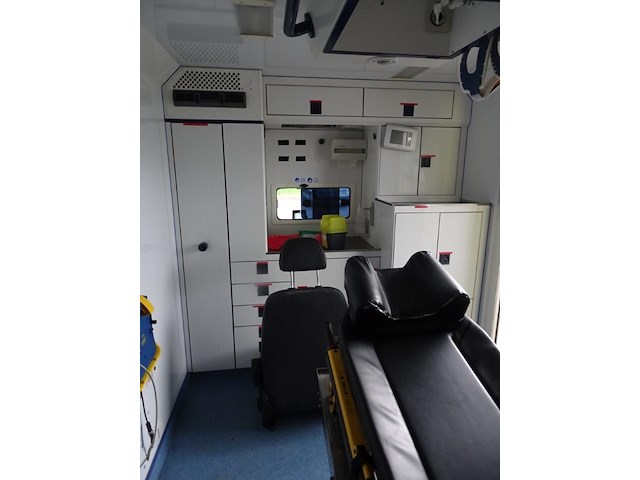 Mercedes ambulance - afbeelding 2 van  21