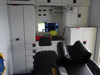 Mercedes ambulance - afbeelding 2 van  21