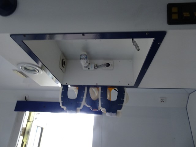 Mercedes ambulance - afbeelding 6 van  21