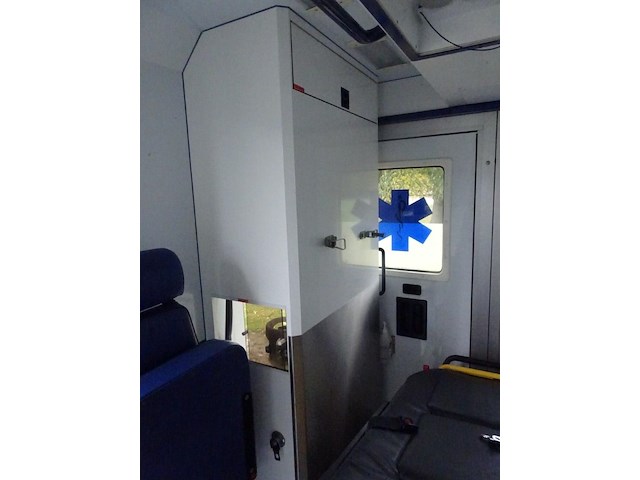 Mercedes ambulance - afbeelding 10 van  21