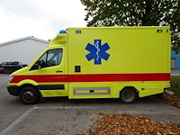 Mercedes ambulance - afbeelding 1 van  21