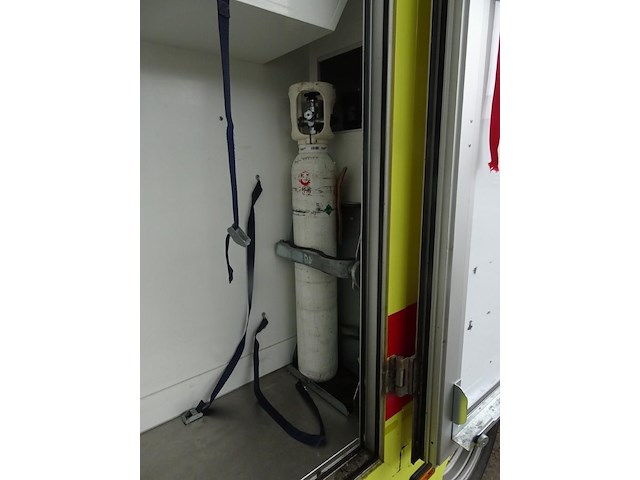 Mercedes ambulance - afbeelding 14 van  21