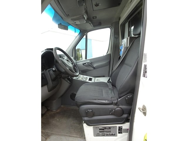 Mercedes ambulance - afbeelding 17 van  21