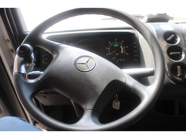 Mercedes atego, eerste inschrijving 14/06/2002, diesel, manueel, mtm 11.990 kg, tarragewicht 8.200 kg, 524 450km vlgs ltst keuring, open laadbak, chassisnummer wdb9702581k750467, keuring geldig tot 17/06/2027 - afbeelding 2 van  19