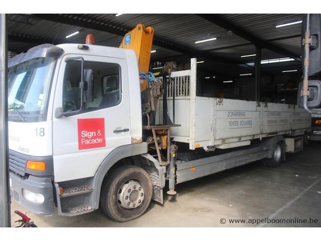 Mercedes atego, eerste inschrijving 14/06/2002, diesel, manueel, mtm 11.990 kg, tarragewicht 8.200 kg, 524 450km vlgs ltst keuring, open laadbak, chassisnummer wdb9702581k750467, keuring geldig tot 17/06/2027 - afbeelding 1 van  19