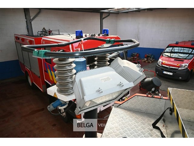 Mercedes autopomp vrachtwagen - afbeelding 7 van  42