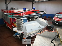 Mercedes autopomp vrachtwagen - afbeelding 7 van  42