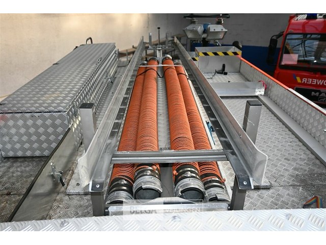 Mercedes autopomp vrachtwagen - afbeelding 9 van  42