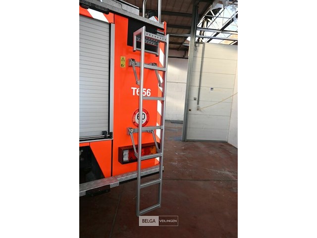 Mercedes autopomp vrachtwagen - afbeelding 11 van  42