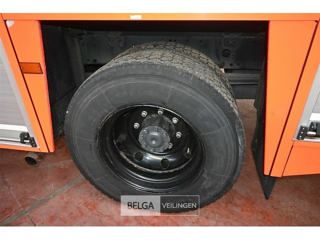 Mercedes autopomp vrachtwagen - afbeelding 14 van  42