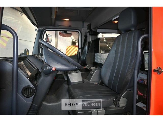 Mercedes autopomp vrachtwagen - afbeelding 16 van  42