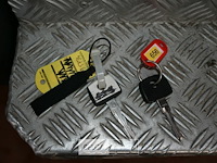 Mercedes autopomp vrachtwagen - afbeelding 21 van  42