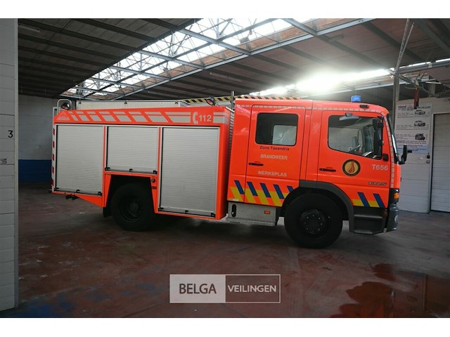 Mercedes autopomp vrachtwagen - afbeelding 12 van  42