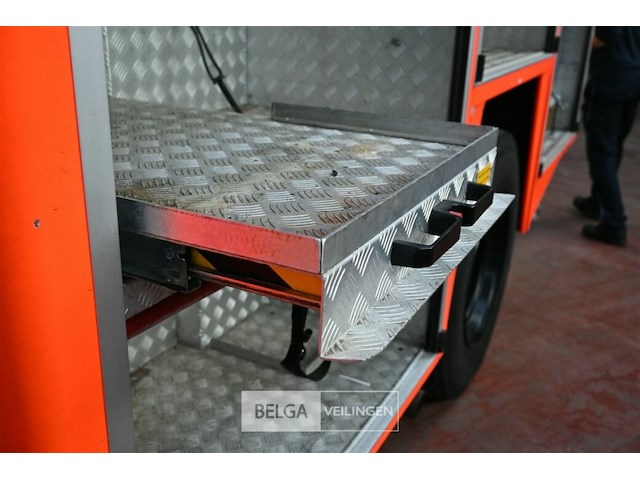 Mercedes autopomp vrachtwagen - afbeelding 37 van  42