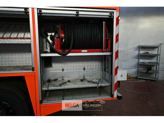 Mercedes autopomp vrachtwagen - afbeelding 34 van  42