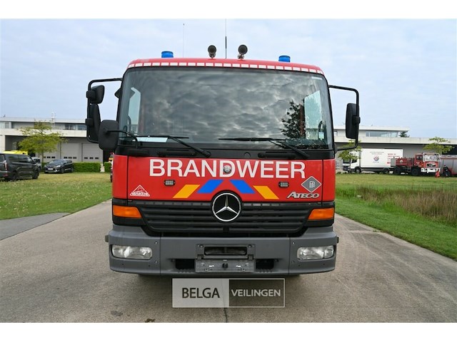 Mercedes autopomp vrachtwagen - afbeelding 5 van  32