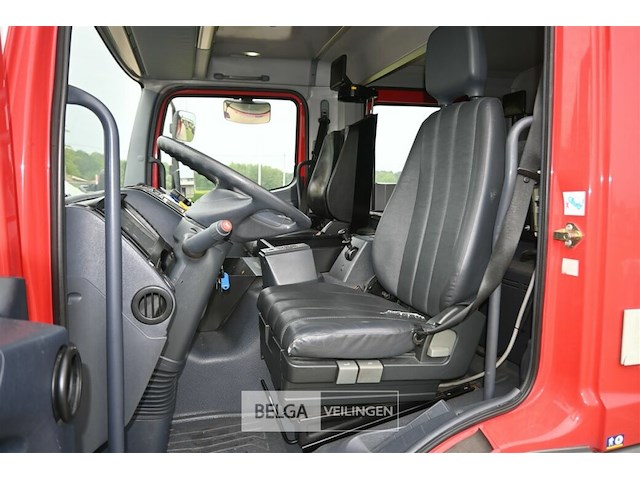 Mercedes autopomp vrachtwagen - afbeelding 7 van  32