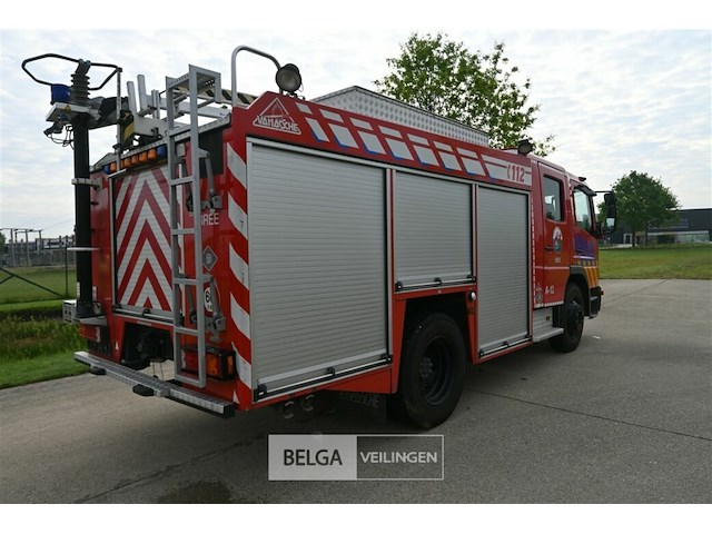 Mercedes autopomp vrachtwagen - afbeelding 17 van  32