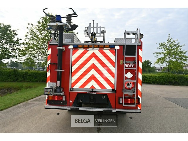 Mercedes autopomp vrachtwagen - afbeelding 20 van  32