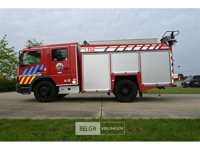 Mercedes autopomp vrachtwagen - afbeelding 22 van  32