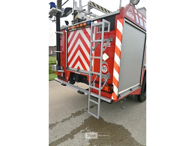 Mercedes autopomp vrachtwagen - afbeelding 30 van  32