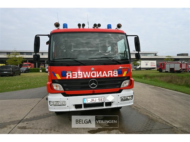 Mercedes autopomp vrachtwagen - afbeelding 5 van  39