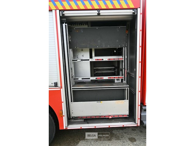 Mercedes autopomp vrachtwagen - afbeelding 11 van  39
