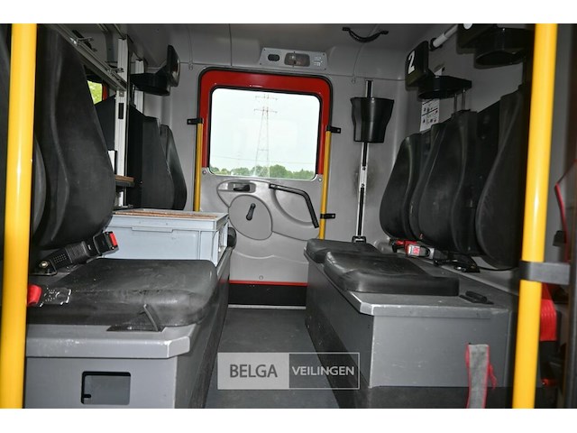 Mercedes autopomp vrachtwagen - afbeelding 13 van  39