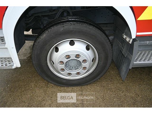 Mercedes autopomp vrachtwagen - afbeelding 32 van  39