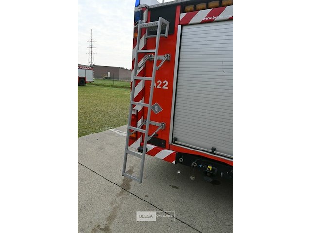 Mercedes autopomp vrachtwagen - afbeelding 3 van  39